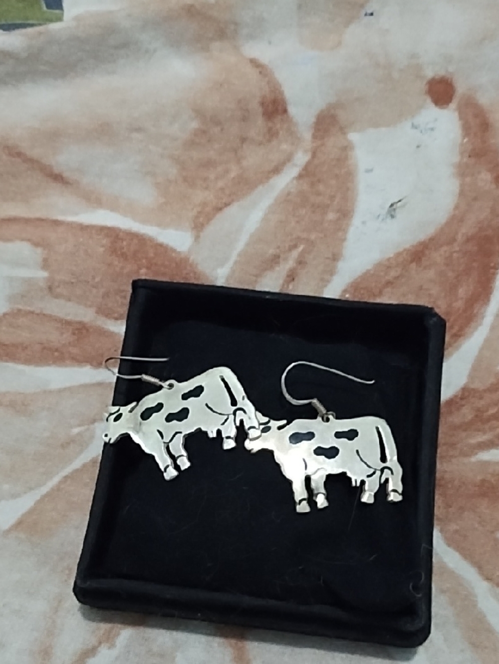 Heavy Duty SS Cow Silhouette Dangle Earrings -